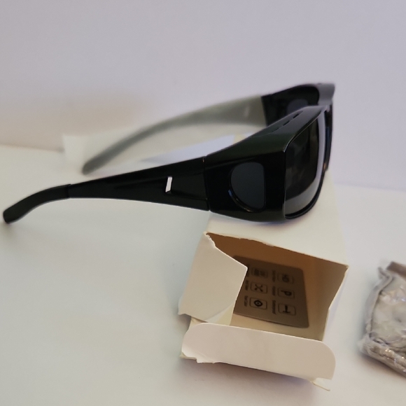 Wzerry Polarized Fit Over Black Sunglasses - Picture 4 of 7